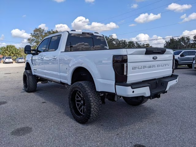 2020 Oxford White Ford Super Duty F-250 SRW Lariat 4X4 Truck