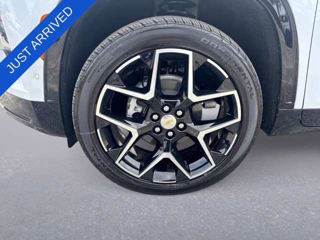 2026 Polar White Tricoat Chevrolet Traverse High Country FWD SUV