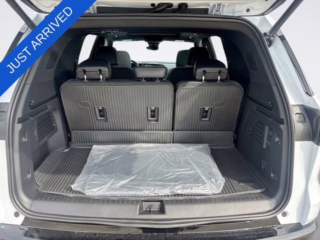 2026 Polar White Tricoat Chevrolet Traverse High Country FWD SUV