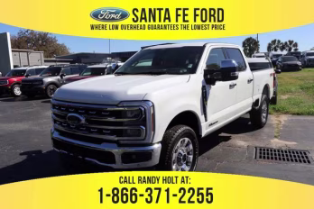 2026 Star White Metallic Tri-Coat Ford Super Duty F-250 SRW LARIAT 4X4 Truck