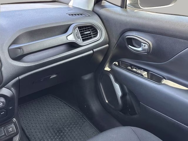 2022 Black Clearcoat Jeep Renegade Latitude 4X4 SUV