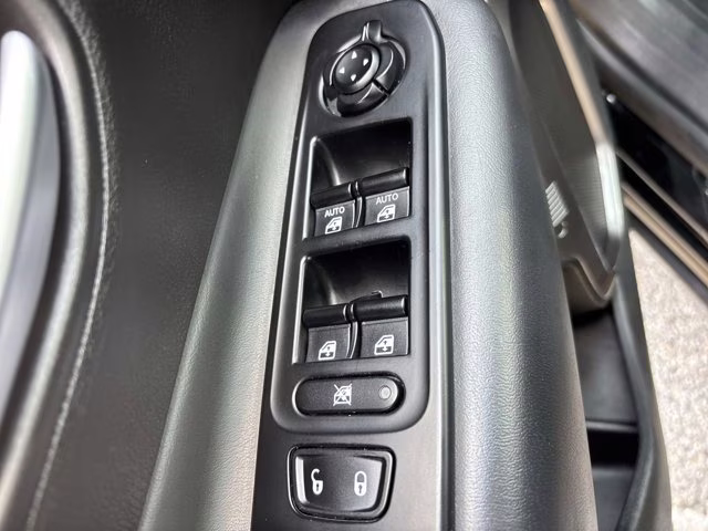 2022 Black Clearcoat Jeep Renegade Latitude 4X4 SUV