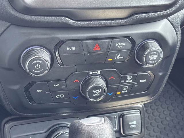 2022 Black Clearcoat Jeep Renegade Latitude 4X4 SUV