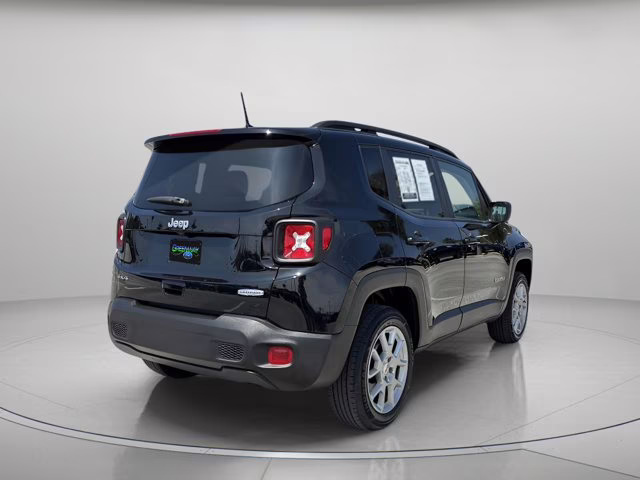 2022 Black Clearcoat Jeep Renegade Latitude 4X4 SUV