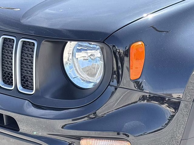 2022 Black Clearcoat Jeep Renegade Latitude 4X4 SUV