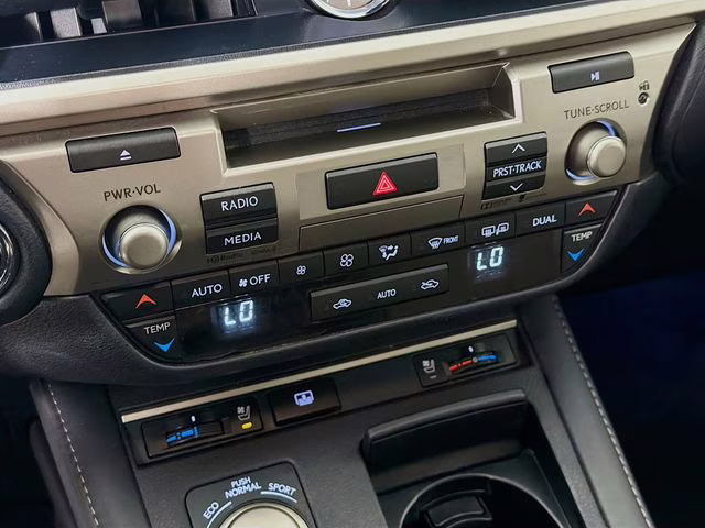 2016 Silver Lexus ES 350 FWD Sedan