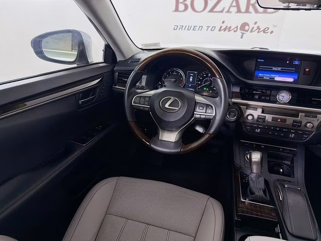 2016 Silver Lexus ES 350 FWD Sedan