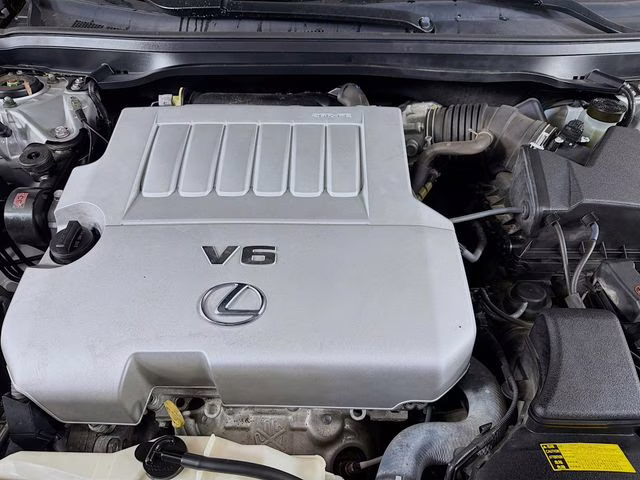 2016 Silver Lexus ES 350 FWD Sedan