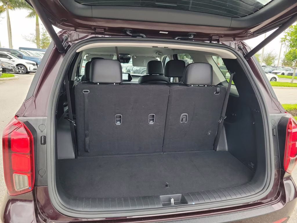 2025 Robust Emerald Hyundai Palisade SEL FWD SUV