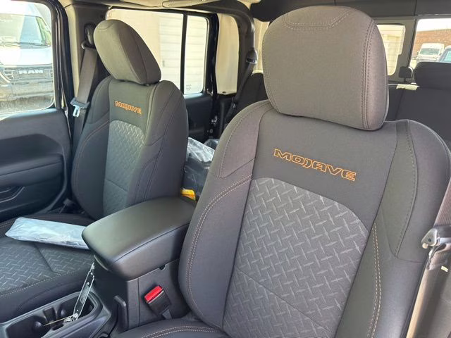 2026 Black Clearcoat Jeep Gladiator Mojave 4X4 Truck