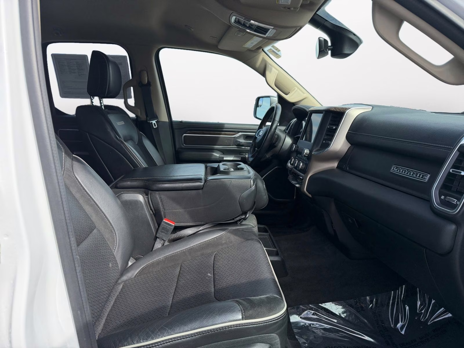 2020 Bright White Clearcoat Ram 1500 Laramie 4X4 Truck