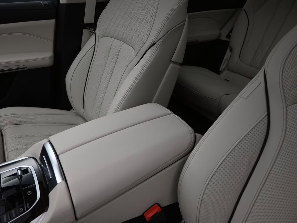 2026 Black Sapphire Metallic BMW X7 xDrive40i AWD SUV