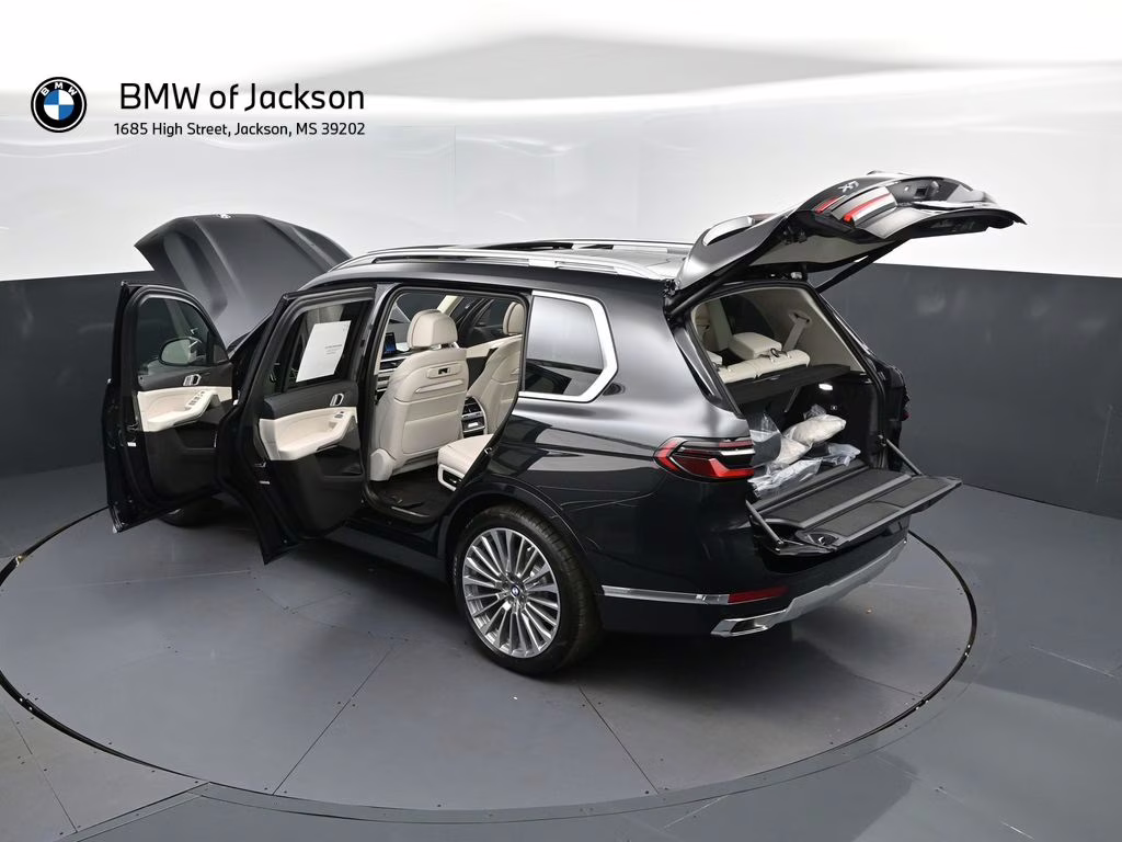 2026 Black Sapphire Metallic BMW X7 xDrive40i AWD SUV