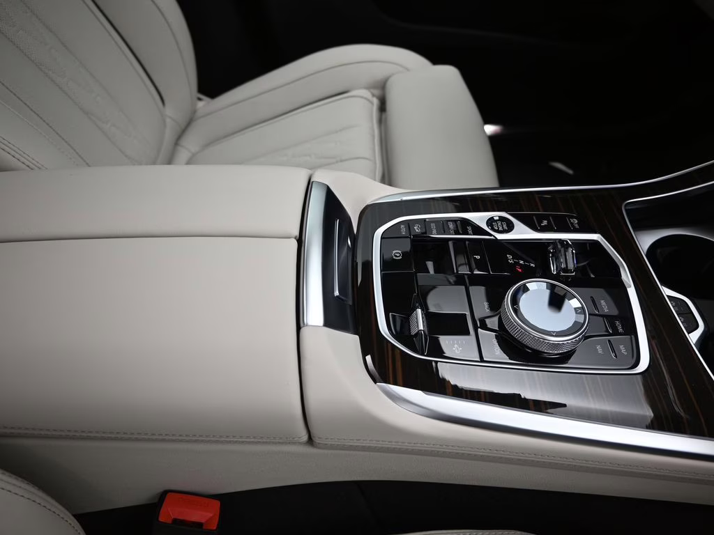 2026 Black Sapphire Metallic BMW X7 xDrive40i AWD SUV