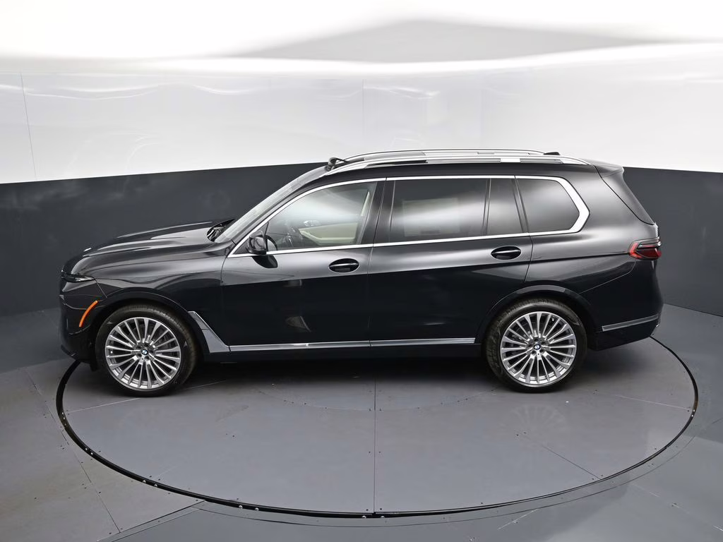 2026 Black Sapphire Metallic BMW X7 xDrive40i AWD SUV