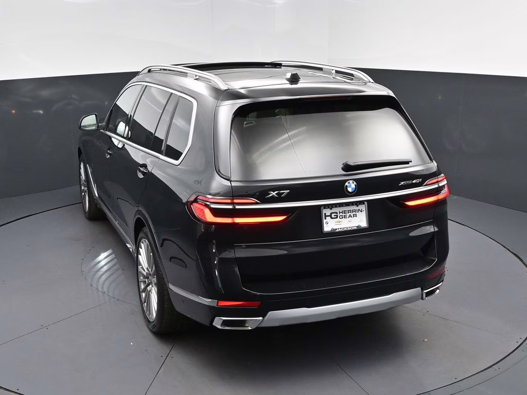 2026 Black Sapphire Metallic BMW X7 xDrive40i AWD SUV