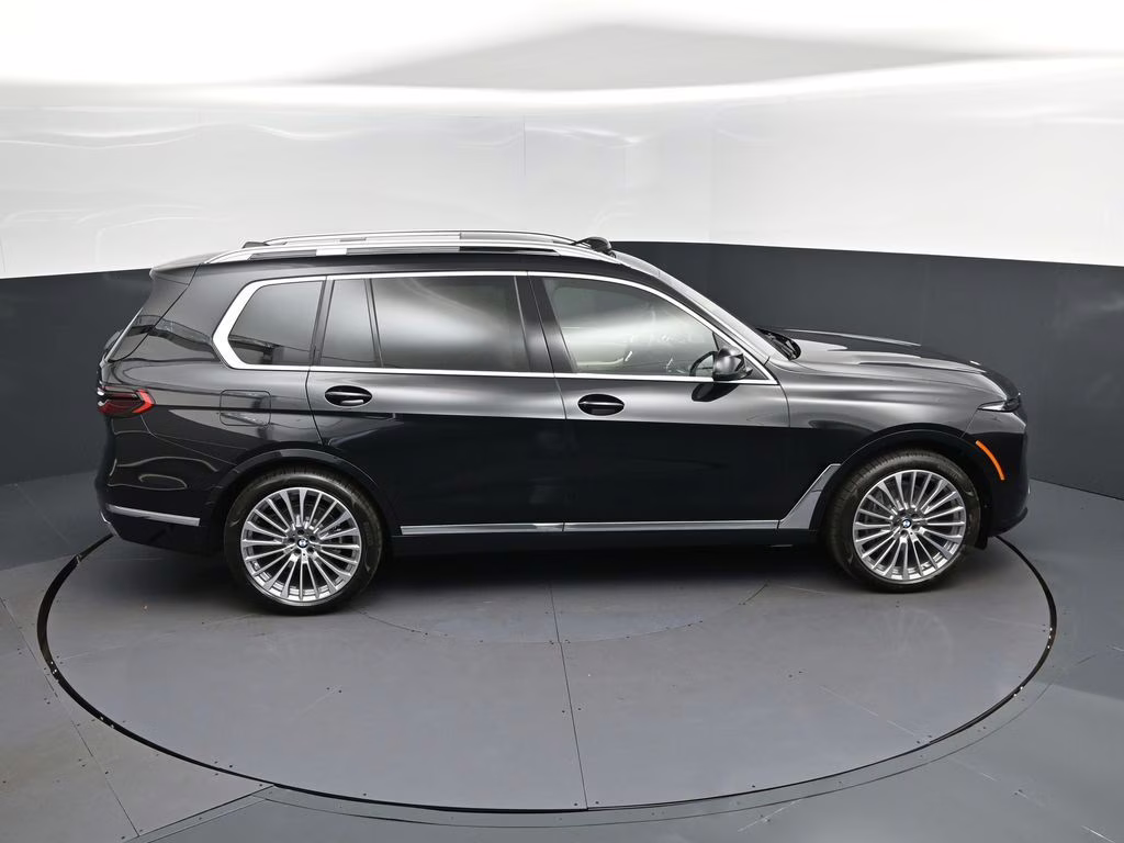 2026 Black Sapphire Metallic BMW X7 xDrive40i AWD SUV