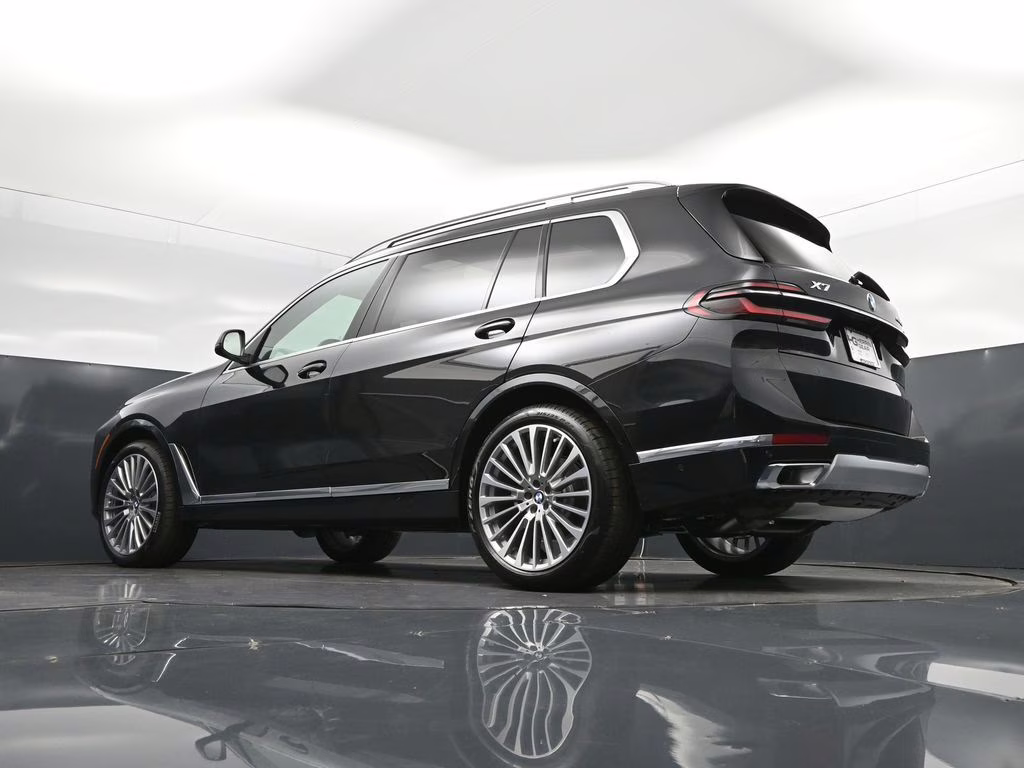 2026 Black Sapphire Metallic BMW X7 xDrive40i AWD SUV