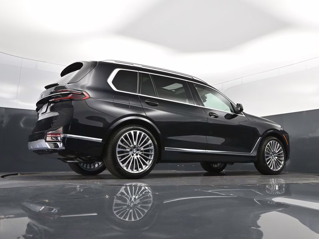 2026 Black Sapphire Metallic BMW X7 xDrive40i AWD SUV