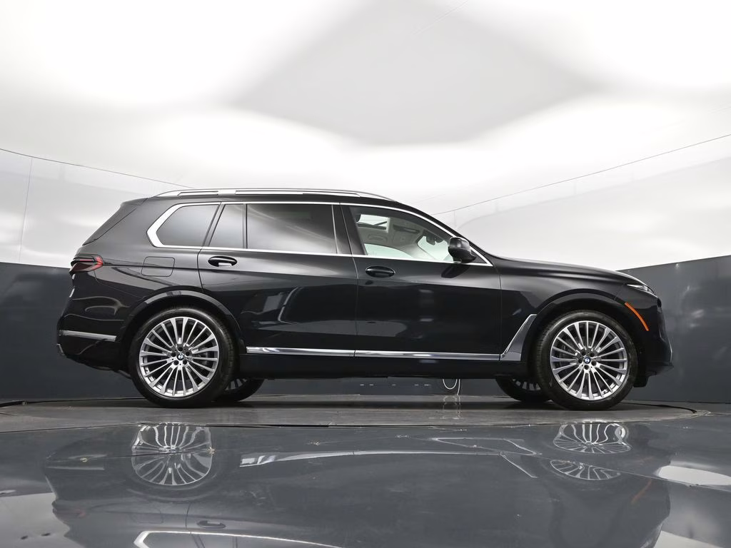 2026 Black Sapphire Metallic BMW X7 xDrive40i AWD SUV
