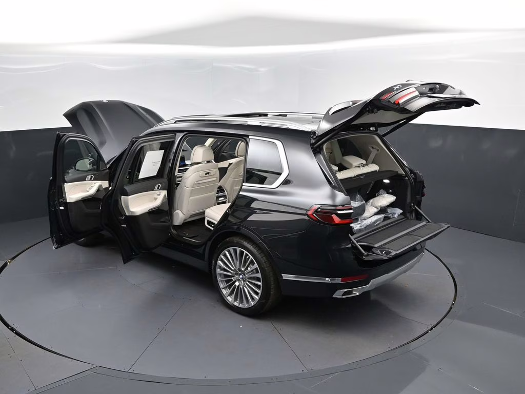 2026 Black Sapphire Metallic BMW X7 xDrive40i AWD SUV