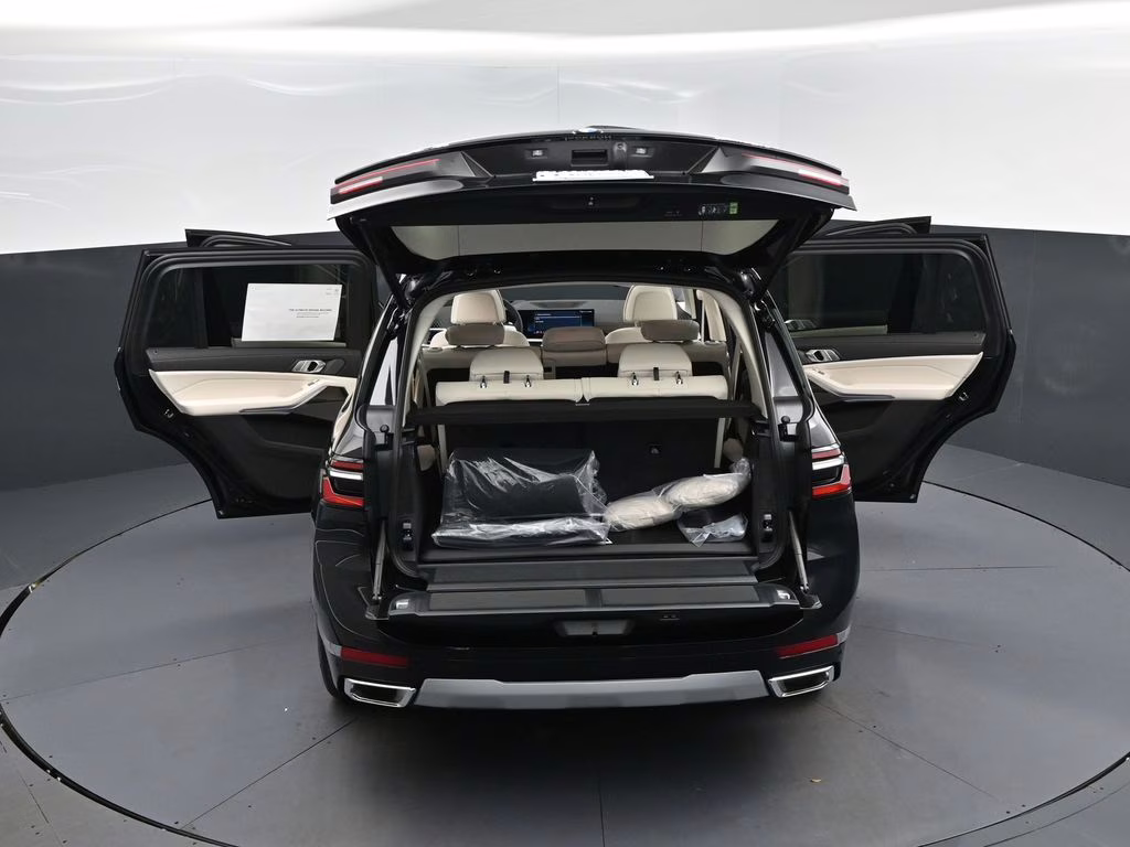 2026 Black Sapphire Metallic BMW X7 xDrive40i AWD SUV
