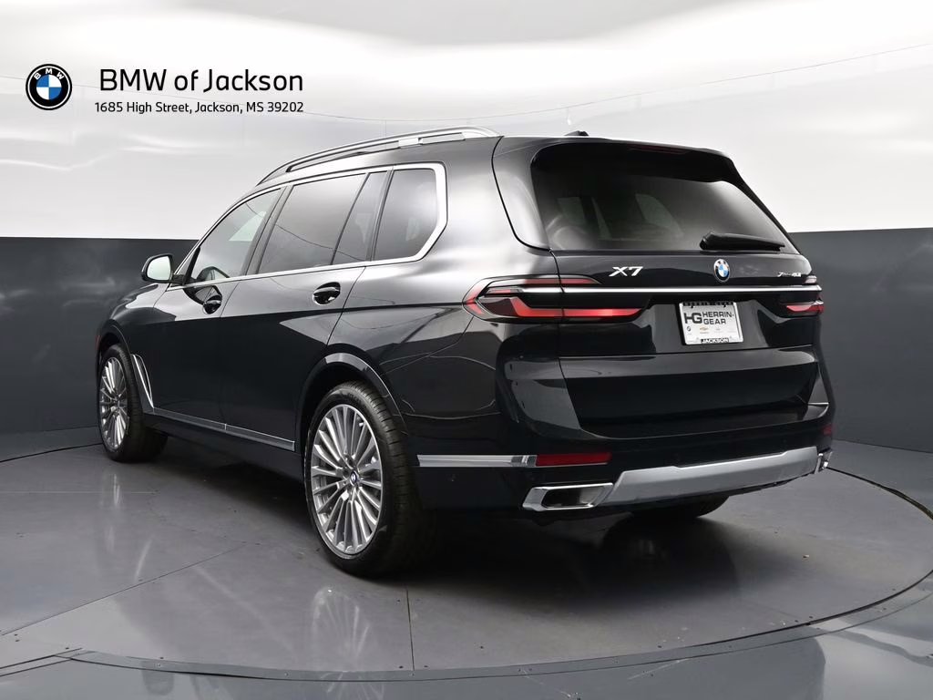 2026 Black Sapphire Metallic BMW X7 xDrive40i AWD SUV