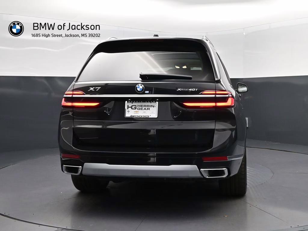 2026 Black Sapphire Metallic BMW X7 xDrive40i AWD SUV