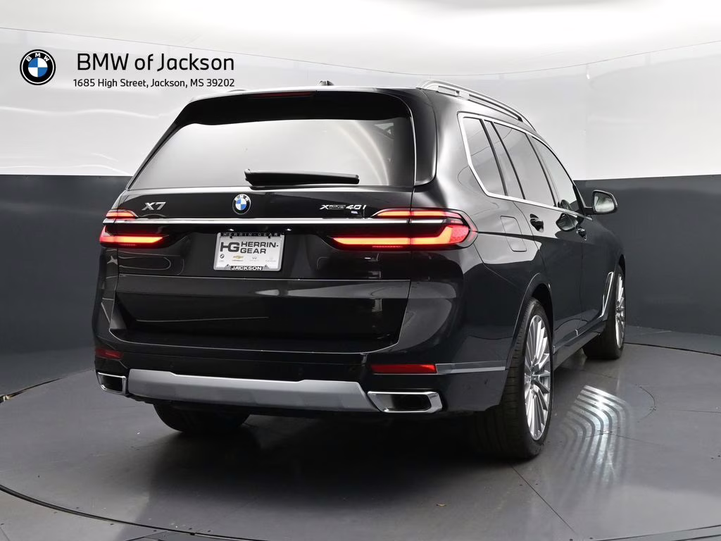 2026 Black Sapphire Metallic BMW X7 xDrive40i AWD SUV