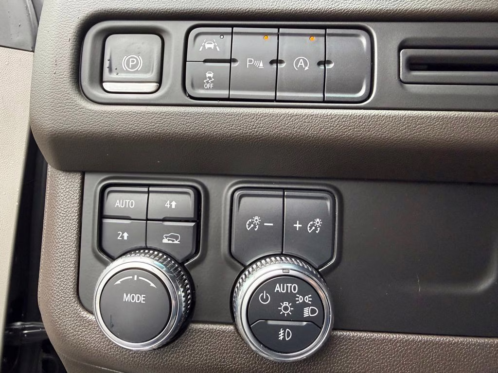 2024 Midnight Blue Metallic GMC Yukon SLT 4X4 SUV