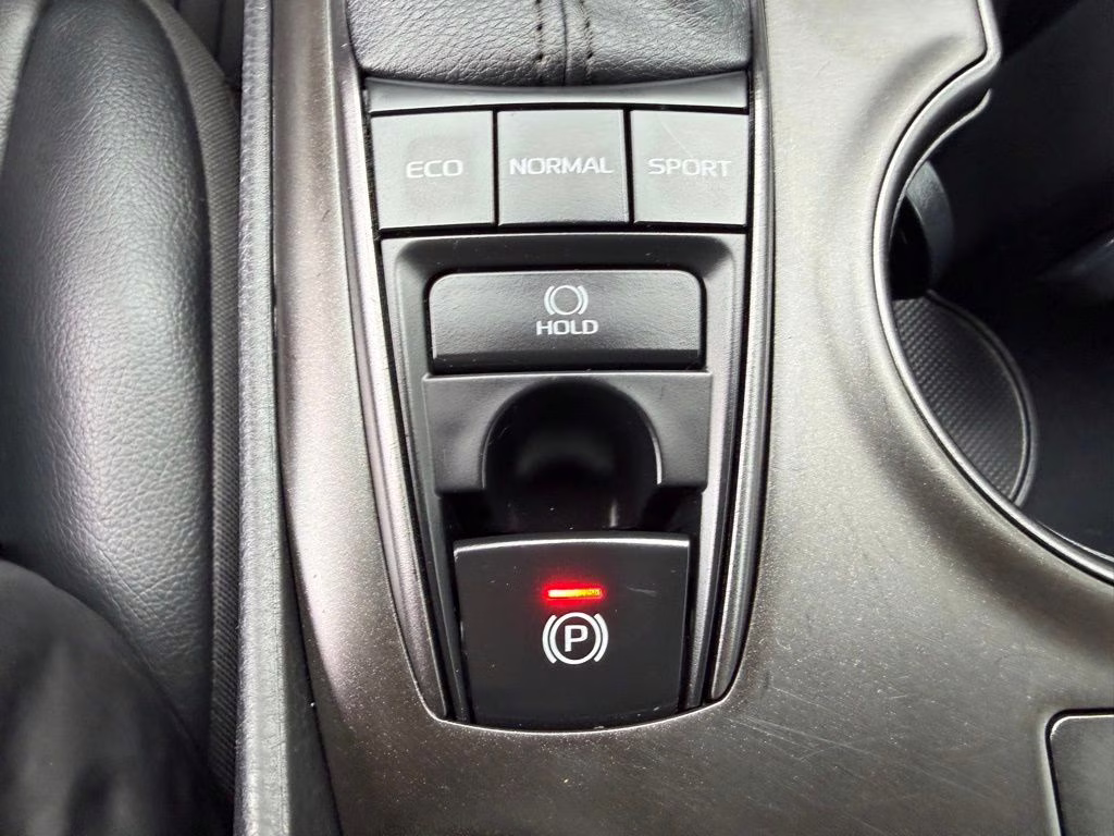 2023 Wind Chill Pearl Toyota Camry XSE FWD Sedan