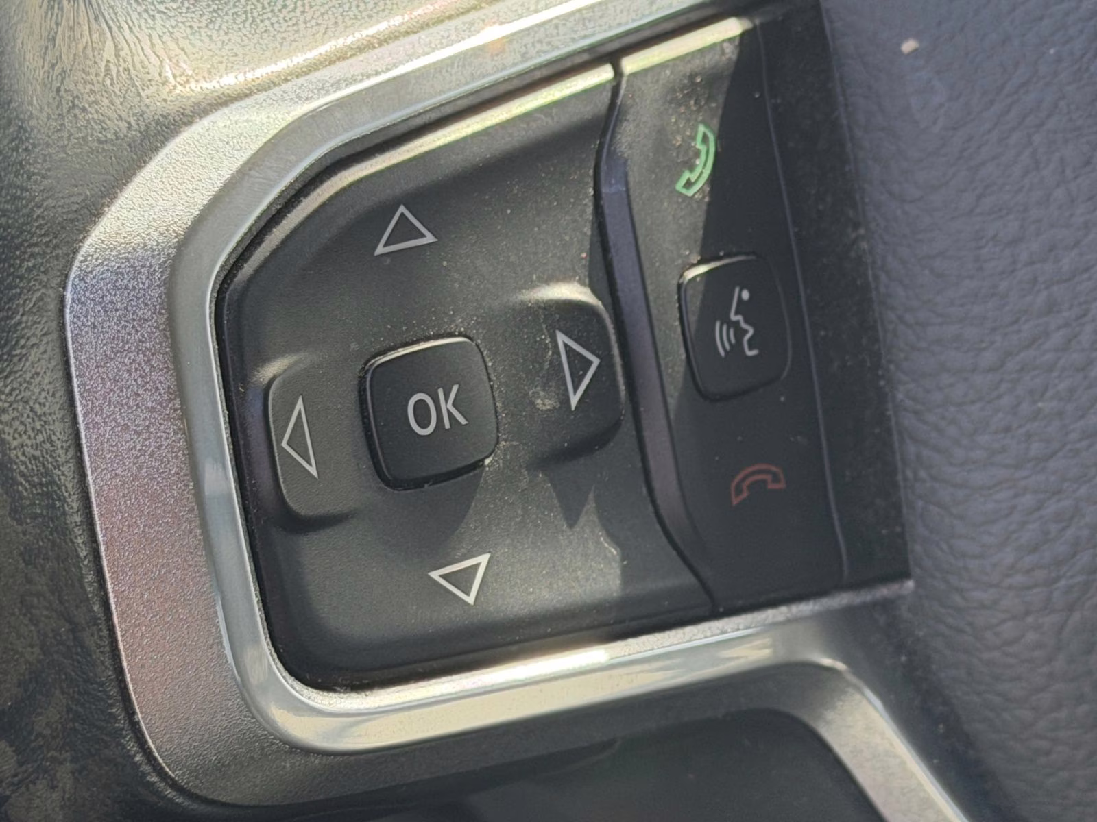 2020 Bright White Clearcoat Ram 1500 Laramie 4X4 Truck