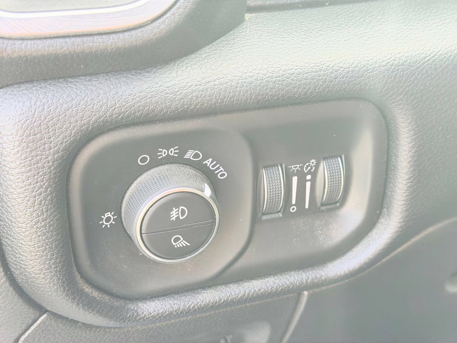 2020 Bright White Clearcoat Ram 1500 Laramie 4X4 Truck