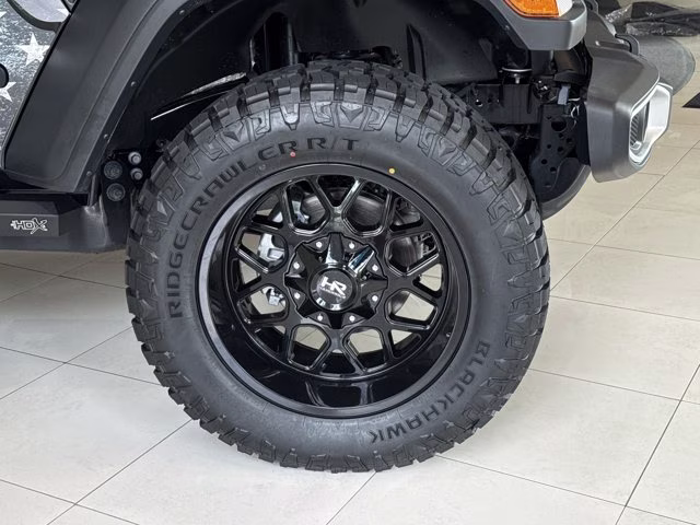 2026 Black Clearcoat Jeep Gladiator Sport 4X4 Truck