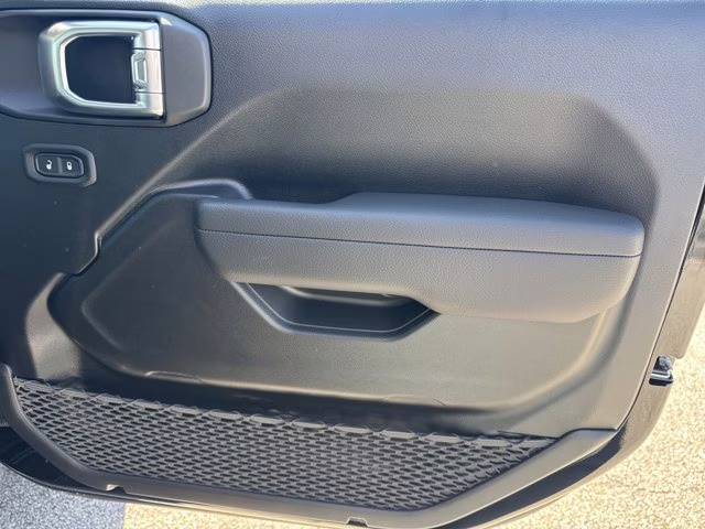 2026 Black Clearcoat Jeep Gladiator Sport 4X4 Truck