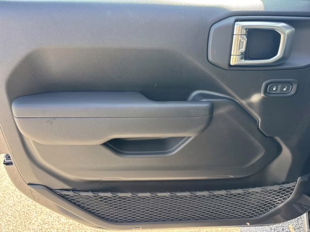 2026 Granite Crystal Metallic Clearcoat Jeep Gladiator Sport 4X4 Truck