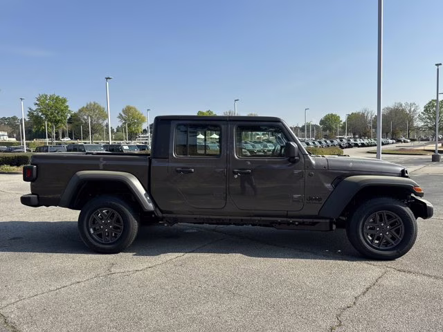 2026 Granite Crystal Metallic Clearcoat Jeep Gladiator Sport 4X4 Truck