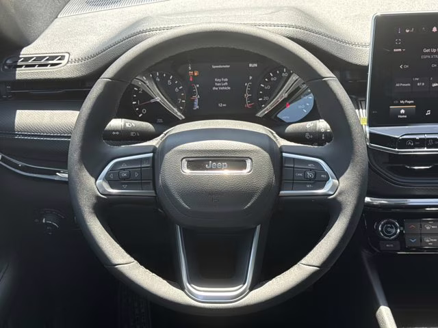 2026 Bright White Clearcoat Jeep Compass Latitude Altitude 4X4 SUV