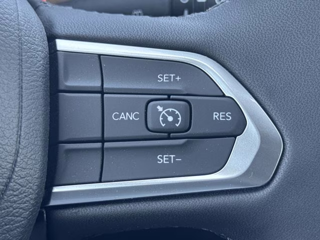 2026 Bright White Clearcoat Jeep Compass Latitude Altitude 4X4 SUV