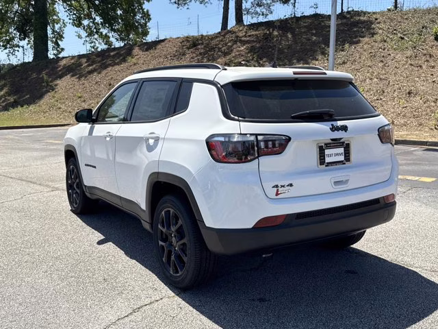 2026 Bright White Clearcoat Jeep Compass Latitude Altitude 4X4 SUV