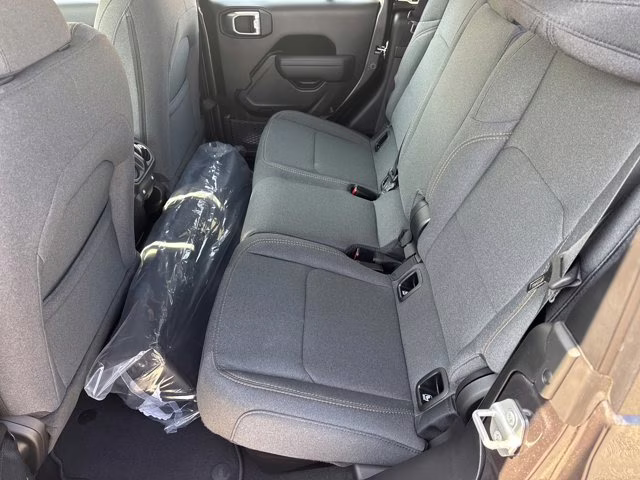 2026 Granite Crystal Metallic Clearcoat Jeep Gladiator Sport 4X4 Truck