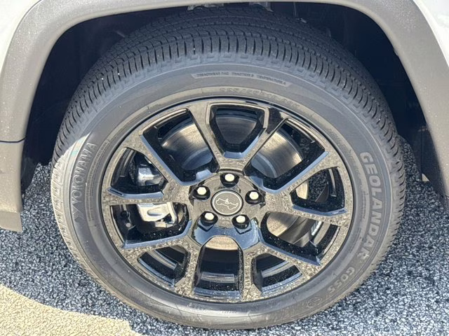 2026 Bright White Clearcoat Jeep Compass Latitude Altitude 4X4 SUV