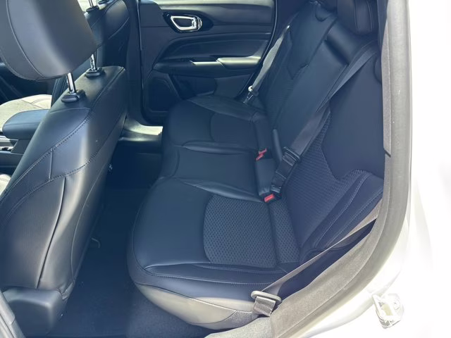 2026 Bright White Clearcoat Jeep Compass Latitude Altitude 4X4 SUV