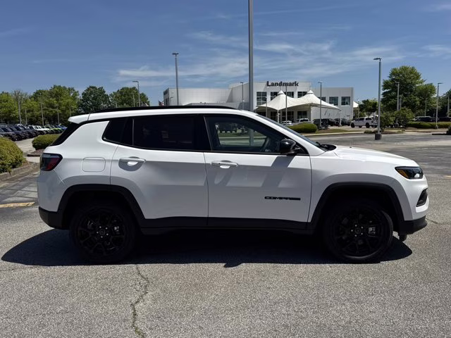 2026 Bright White Clearcoat Jeep Compass Latitude Altitude 4X4 SUV