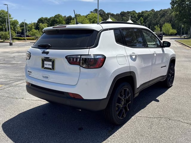 2026 Bright White Clearcoat Jeep Compass Latitude Altitude 4X4 SUV