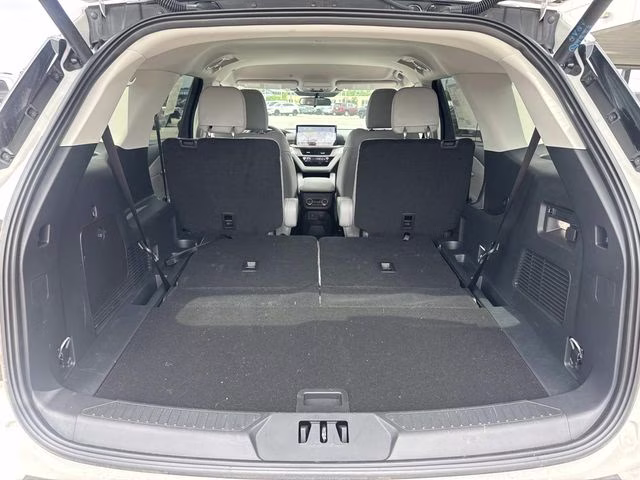 2026 White Metallic Ford Explorer Active RWD SUV