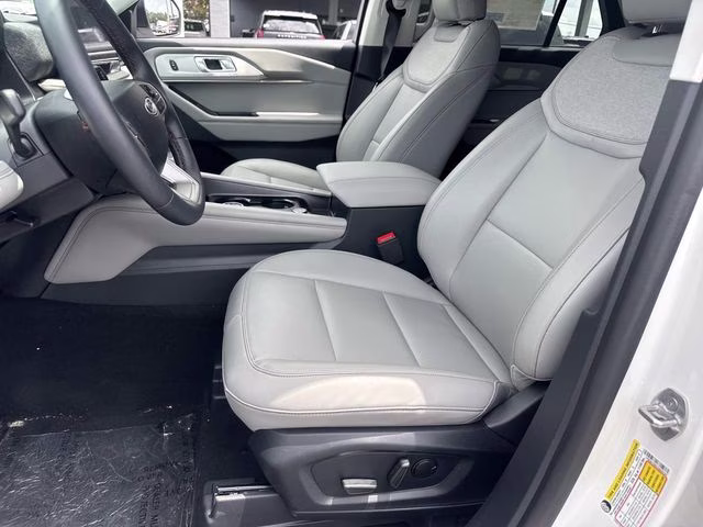 2026 White Metallic Ford Explorer Active RWD SUV