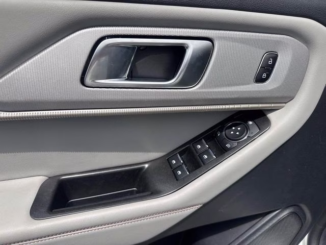 2026 White Metallic Ford Explorer Active RWD SUV