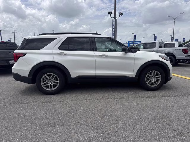 2026 White Metallic Ford Explorer Active RWD SUV