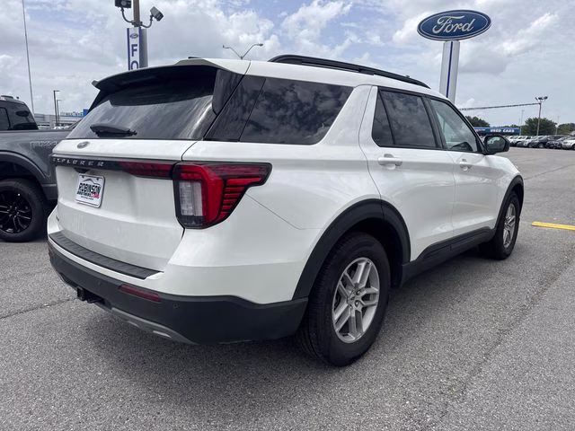 2026 White Metallic Ford Explorer Active RWD SUV